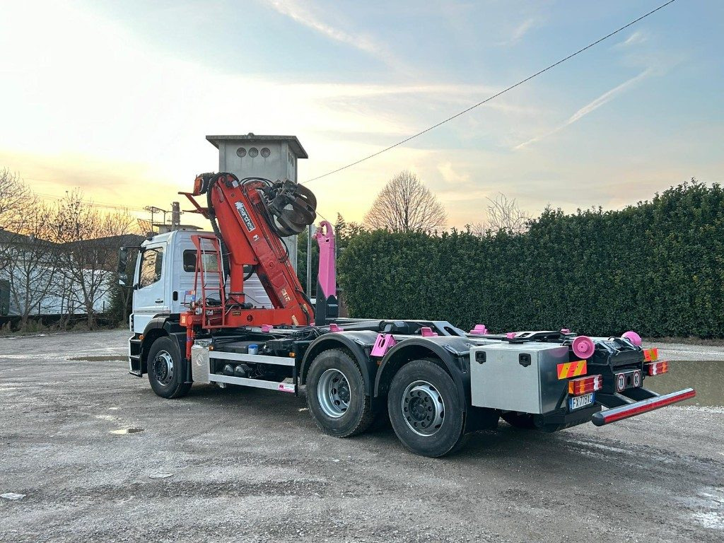 MERCEDES-BENZ MERCEDES AXOR 2533 SCARRABILE CON GRU E POLIPO - Krokbil: bilde 3 MERCEDES-BENZ MERCEDES AXOR 2533 SCARRABILE CON GRU E POLIPO - Krokbil: bilde 3
