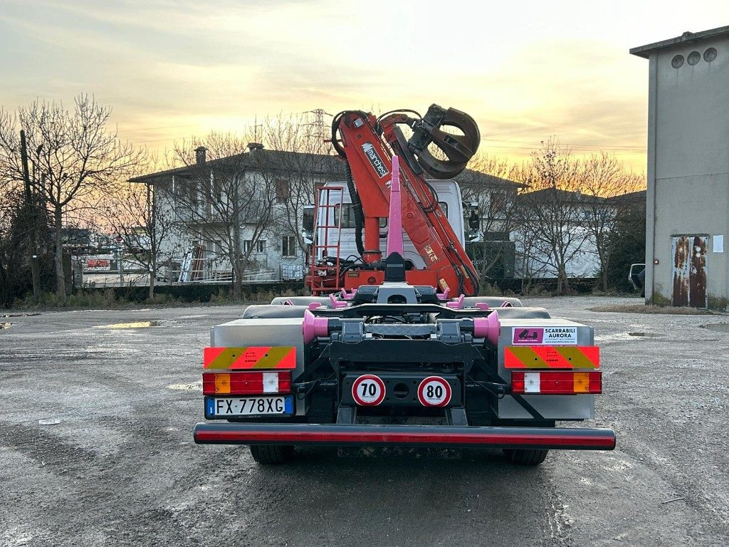 MERCEDES-BENZ MERCEDES AXOR 2533 SCARRABILE CON GRU E POLIPO - Krokbil: bilde 4 MERCEDES-BENZ MERCEDES AXOR 2533 SCARRABILE CON GRU E POLIPO - Krokbil: bilde 4