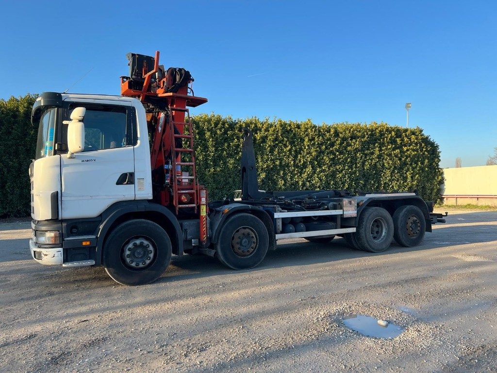 SCANIA CV R124 SCARRABILE CON GRU E POLIPO - Krokbil: bilde 2 SCANIA CV R124 SCARRABILE CON GRU E POLIPO - Krokbil: bilde 2