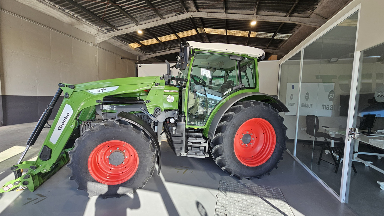 FENDT 211S VARIO - Traktor: bilde 1 FENDT 211S VARIO - Traktor: bilde 1