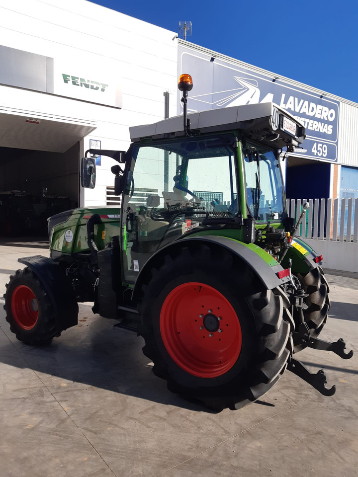 Fendt 211P - Traktor: bilde 5 Fendt 211P - Traktor: bilde 5