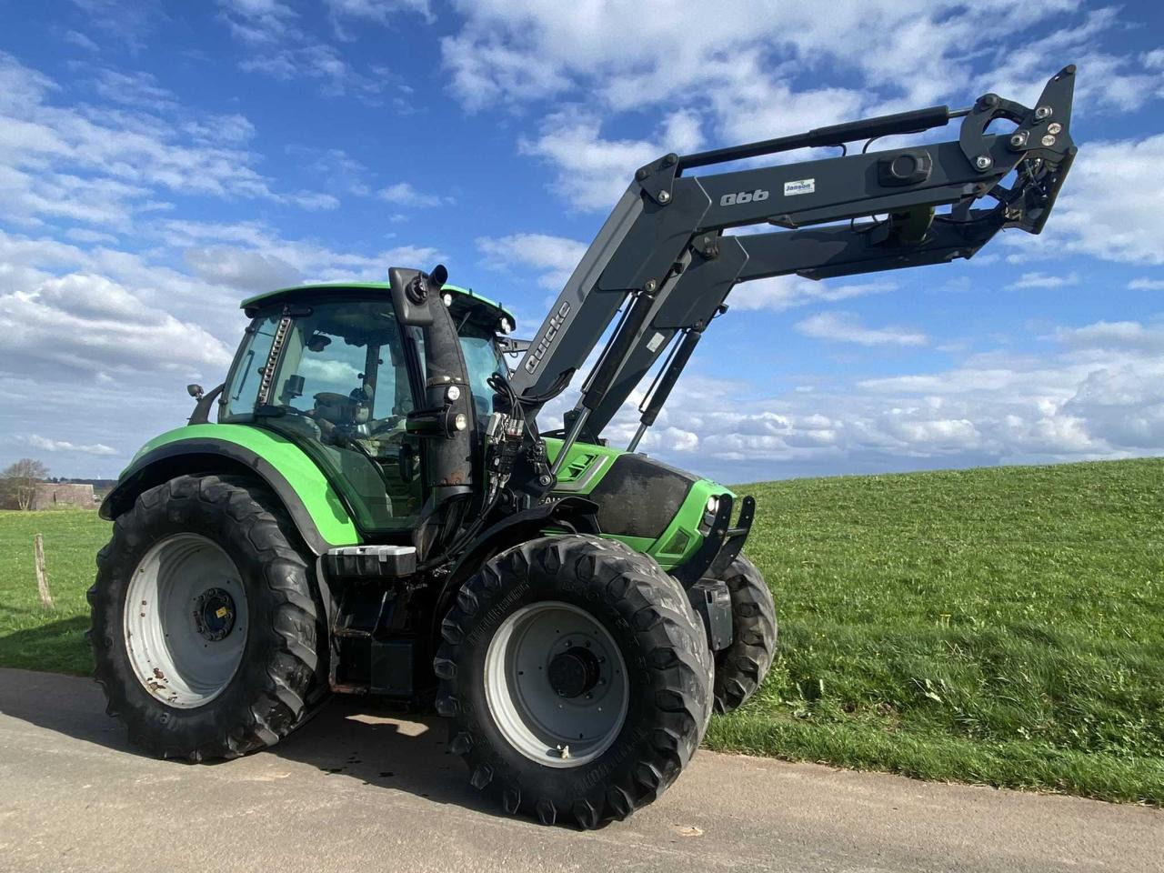Deutz-Fahr 6150.4 Agrotron TTV - Traktor: bilde 1 Deutz-Fahr 6150.4 Agrotron TTV - Traktor: bilde 1