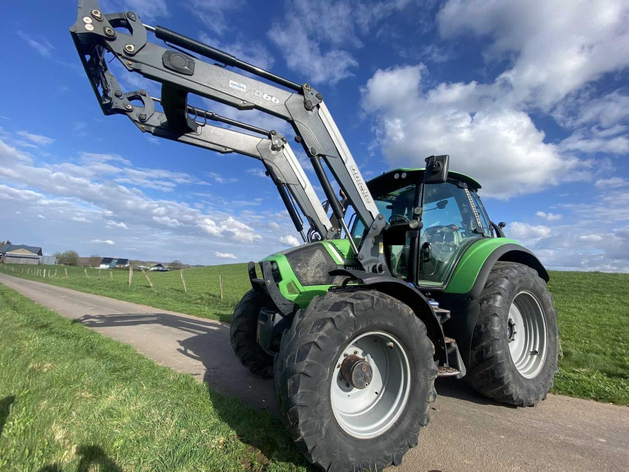Deutz-Fahr 6150.4 Agrotron TTV - Traktor: bilde 3 Deutz-Fahr 6150.4 Agrotron TTV - Traktor: bilde 3