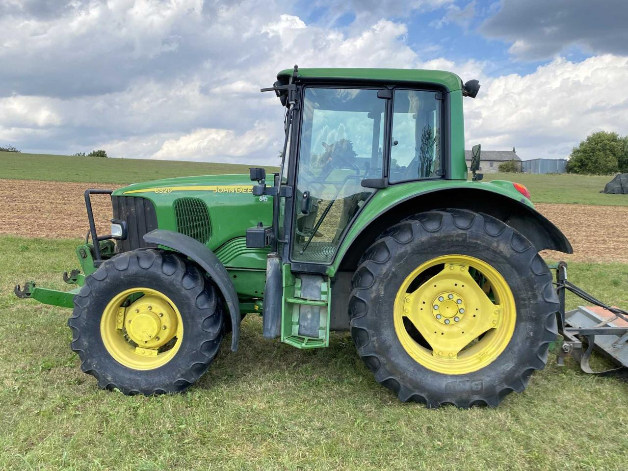 John Deere 6320 Premium - Traktor: bilde 1 John Deere 6320 Premium - Traktor: bilde 1