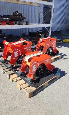 ExeroPuomitäry rototiltin alle - Vibroplate, Utstyr: bilde 1 ExeroPuomitäry rototiltin alle - Vibroplate, Utstyr: bilde 1