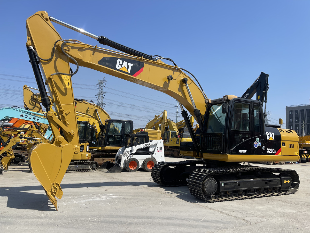 CATERPILLAR 320D2 - Beltegraver: bilde 3 CATERPILLAR 320D2 - Beltegraver: bilde 3