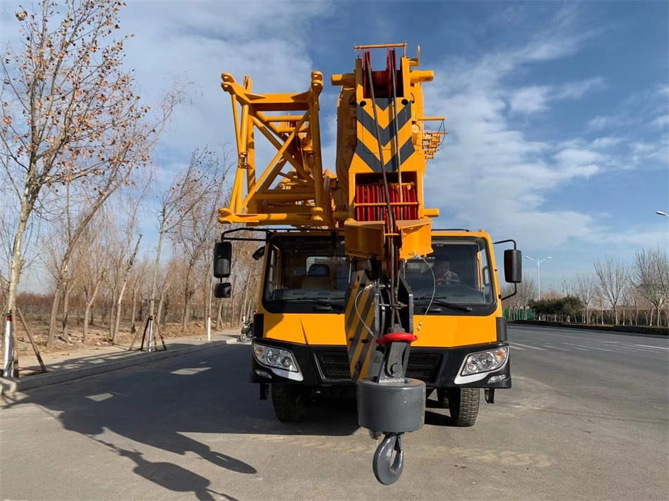 XCMG QY100K 100 ton truck crane - Mobilkran: bilde 2 XCMG QY100K 100 ton truck crane - Mobilkran: bilde 2