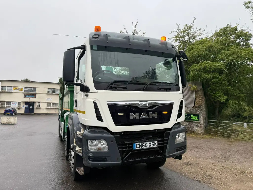 MAN TGS 35.400 8x4 Tipper (XSK) - Tippbil: bilde 2 MAN TGS 35.400 8x4 Tipper (XSK) - Tippbil: bilde 2