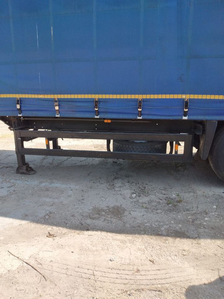 Semirimorchio centinato - Gardintrailer: bilde 2 Semirimorchio centinato - Gardintrailer: bilde 2