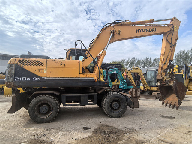 Hyundai R210W-9S - Hjulgraver: bilde 1 Hyundai R210W-9S - Hjulgraver: bilde 1