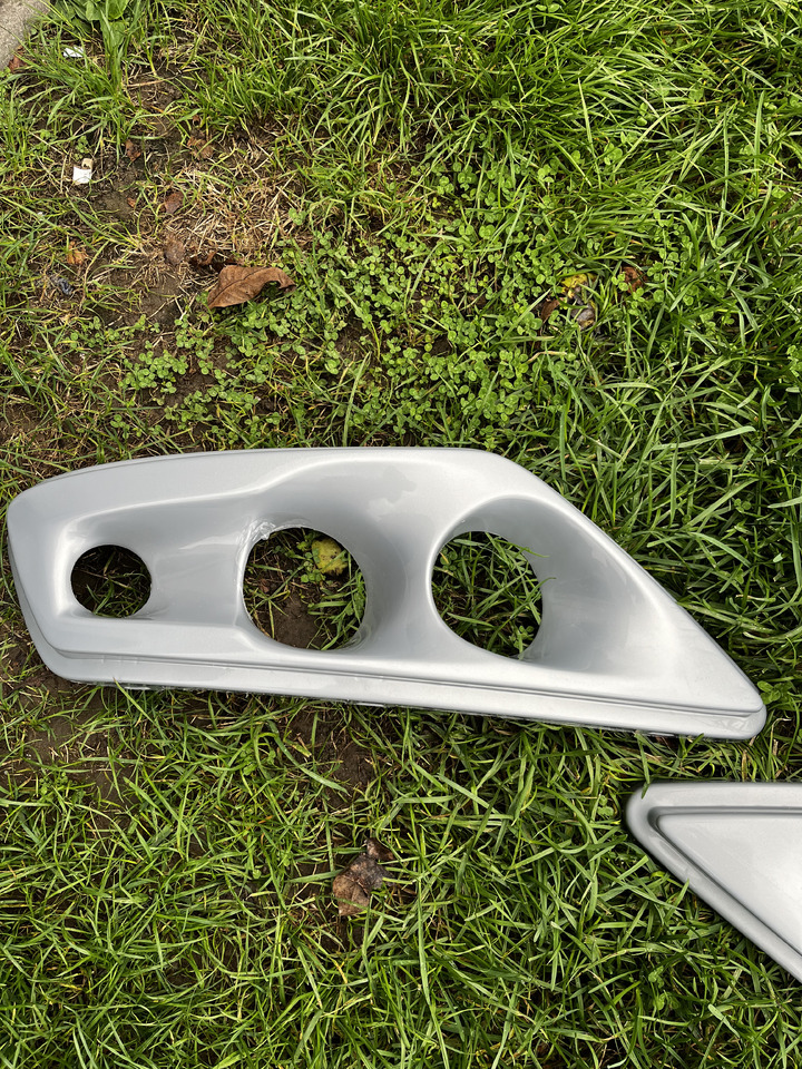 Mercedes-Benz Osłona lamp przód Mercedes Intouro do autobusu Mercedes Intouro - Karosseri og eksteriør for Buss: bilde 3 Mercedes-Benz Osłona lamp przód Mercedes Intouro do autobusu Mercedes Intouro - Karosseri og eksteriør for Buss: bilde 3