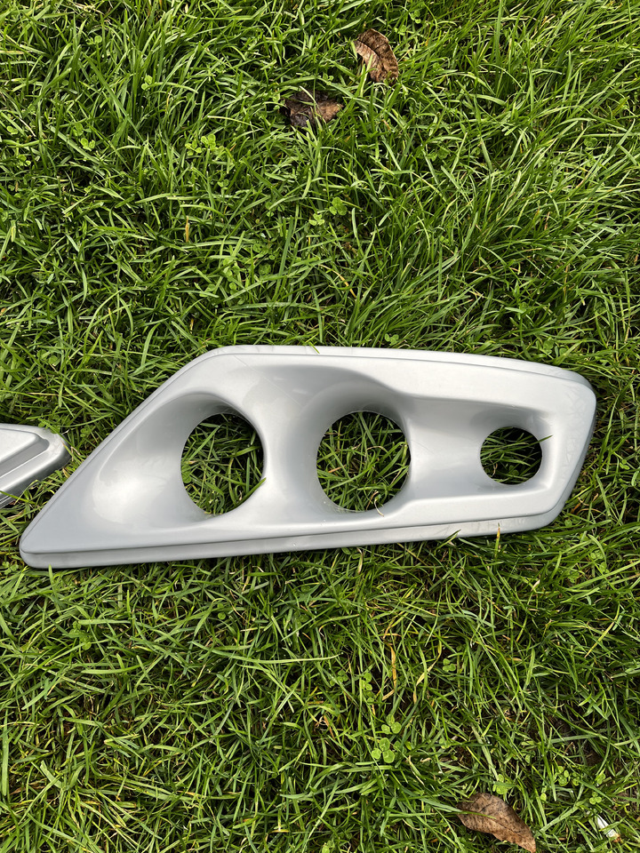 Mercedes-Benz Osłona lamp przód Mercedes Intouro do autobusu Mercedes Intouro - Karosseri og eksteriør for Buss: bilde 2 Mercedes-Benz Osłona lamp przód Mercedes Intouro do autobusu Mercedes Intouro - Karosseri og eksteriør for Buss: bilde 2