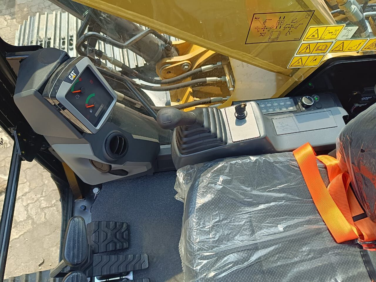 New Caterpillar 320D3GC tracked excavator - Beltegraver: bilde 4 New Caterpillar 320D3GC tracked excavator - Beltegraver: bilde 4