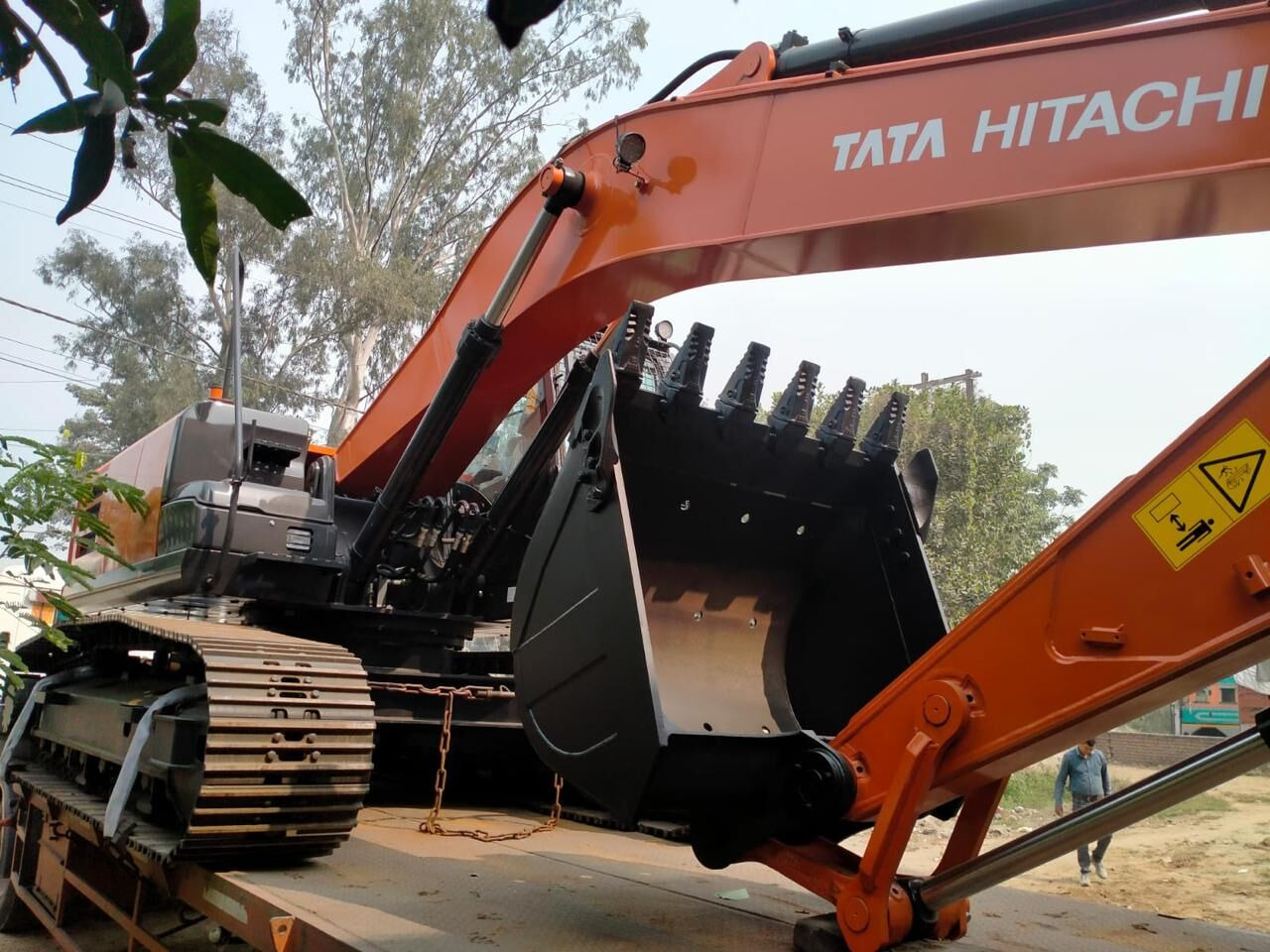 New Hitachi ZX220 LC tracked excavator - Beltegraver: bilde 3 New Hitachi ZX220 LC tracked excavator - Beltegraver: bilde 3