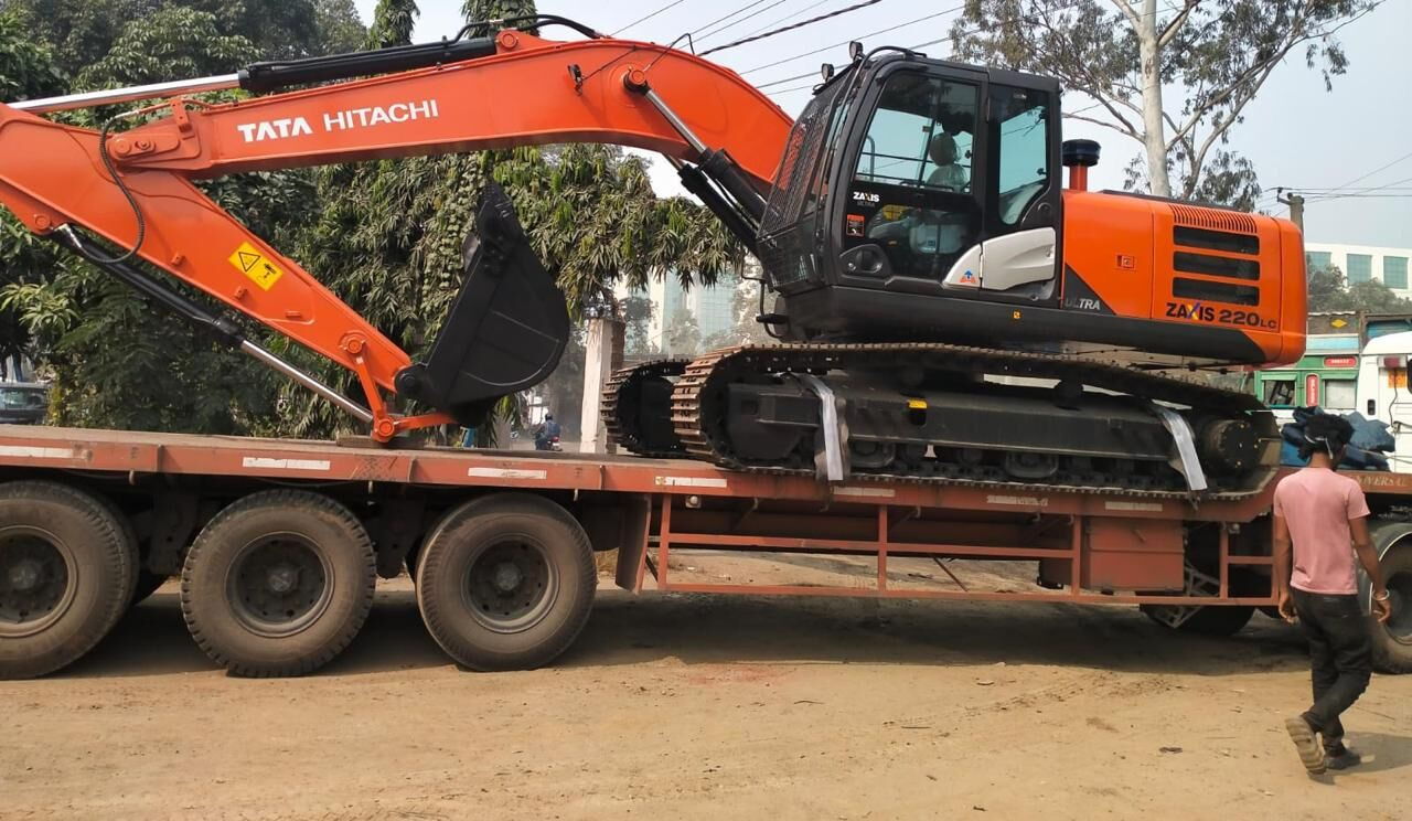 New Hitachi ZX220 LC tracked excavator - Beltegraver: bilde 4 New Hitachi ZX220 LC tracked excavator - Beltegraver: bilde 4