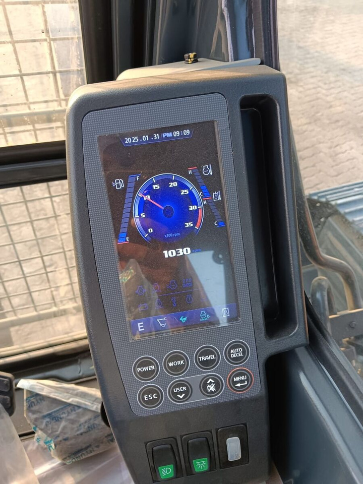 New Hyundai R215L tracked excavator - Beltegraver: bilde 2 New Hyundai R215L tracked excavator - Beltegraver: bilde 2