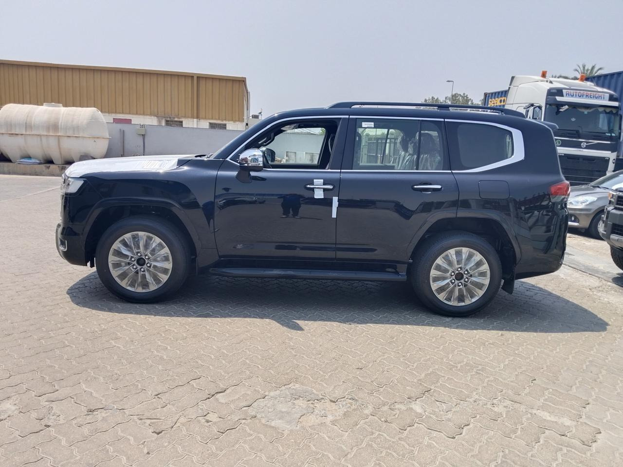 Toyota Land Cruiser VXR - Personenbil: bilde 1 Toyota Land Cruiser VXR - Personenbil: bilde 1