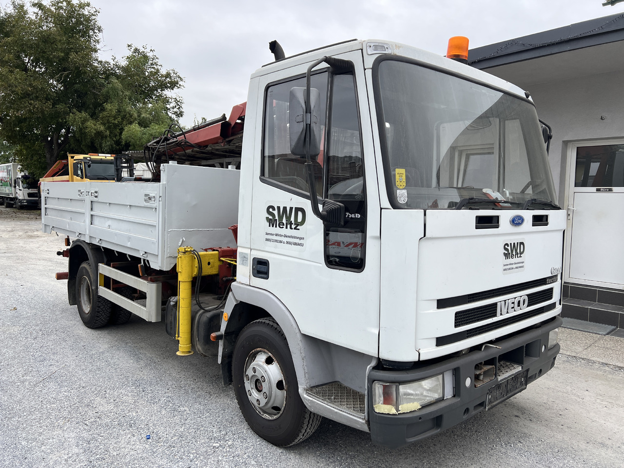 IVECO EUROCARGO 75E15 Kipper mit Kran - Tippbil, Kranbil: bilde 1 IVECO EUROCARGO 75E15 Kipper mit Kran - Tippbil, Kranbil: bilde 1