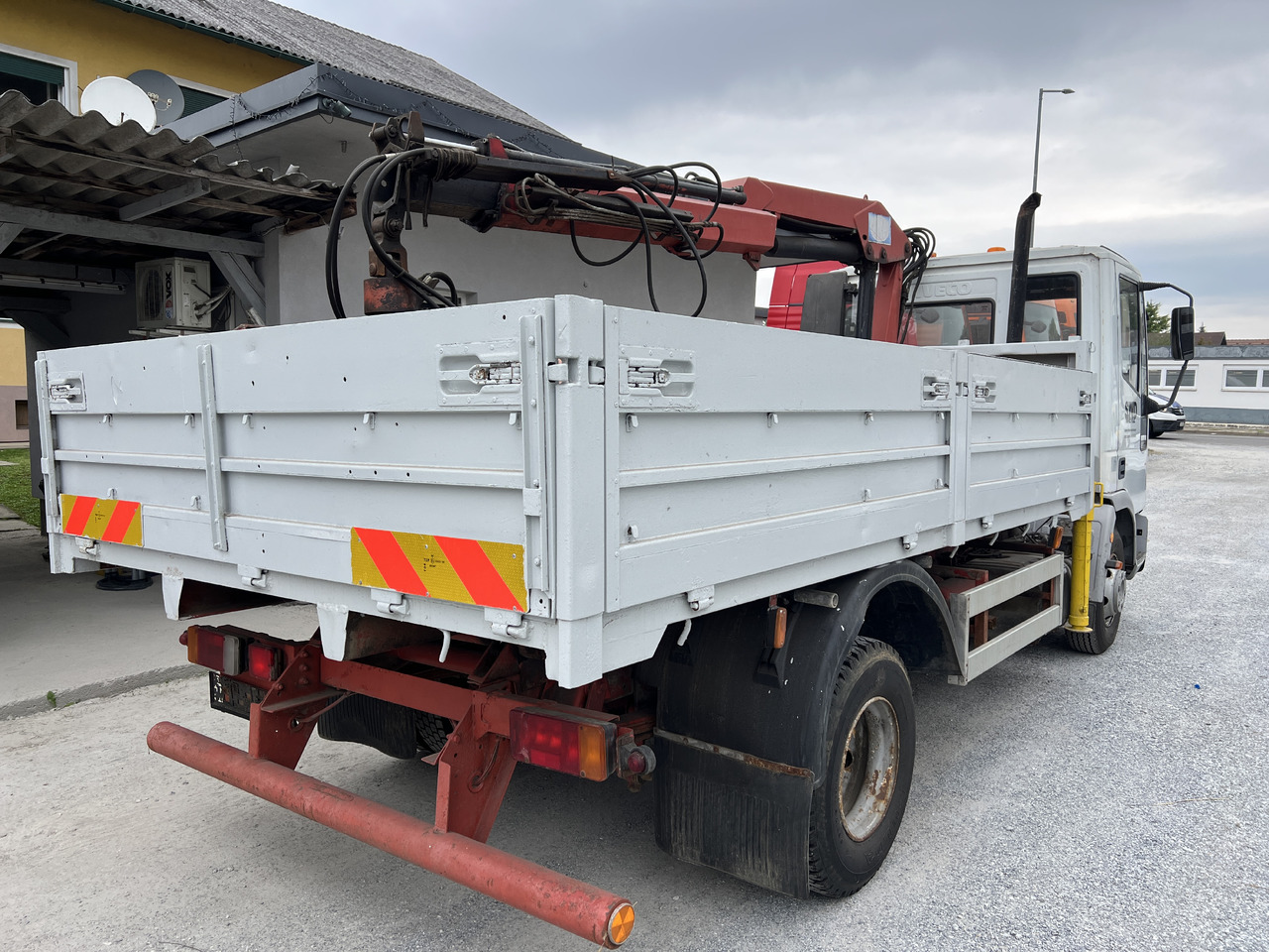 IVECO EUROCARGO 75E15 Kipper mit Kran - Tippbil, Kranbil: bilde 3 IVECO EUROCARGO 75E15 Kipper mit Kran - Tippbil, Kranbil: bilde 3