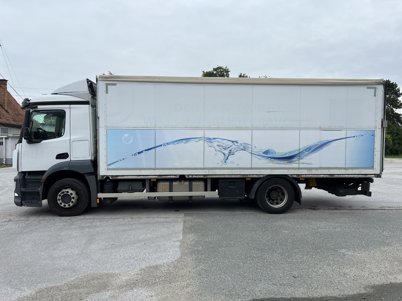 MERCEDES-BENZ ANTOS 18.30 L automatische Seitenladung | LBW | Klima | Tempomat - Distribusjon av drikkevarer lastebil: bilde 3 MERCEDES-BENZ ANTOS 18.30 L automatische Seitenladung | LBW | Klima | Tempomat - Distribusjon av drikkevarer lastebil: bilde 3