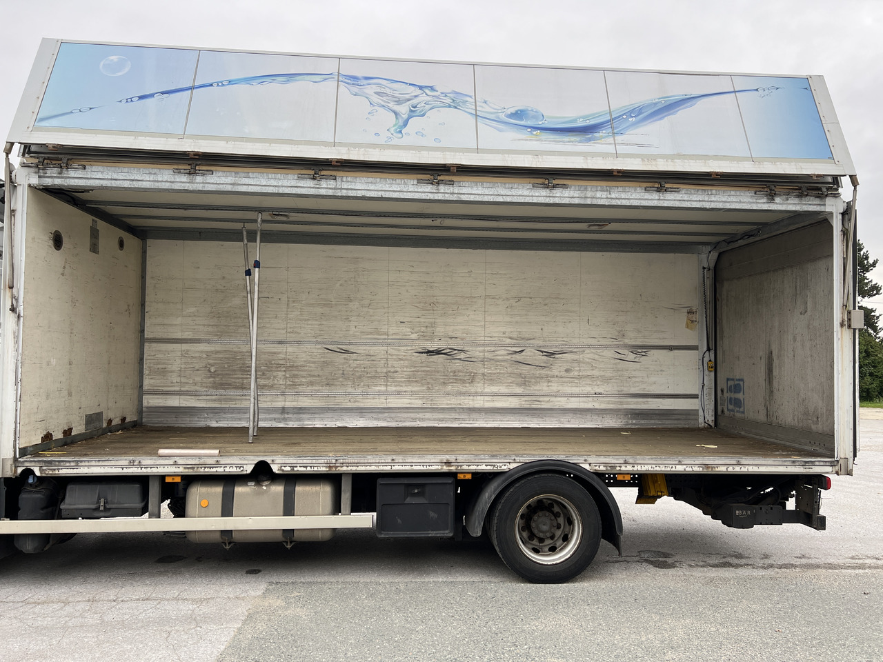 MERCEDES-BENZ ANTOS 18.30 L automatische Seitenladung | LBW | Klima | Tempomat - Distribusjon av drikkevarer lastebil: bilde 5 MERCEDES-BENZ ANTOS 18.30 L automatische Seitenladung | LBW | Klima | Tempomat - Distribusjon av drikkevarer lastebil: bilde 5