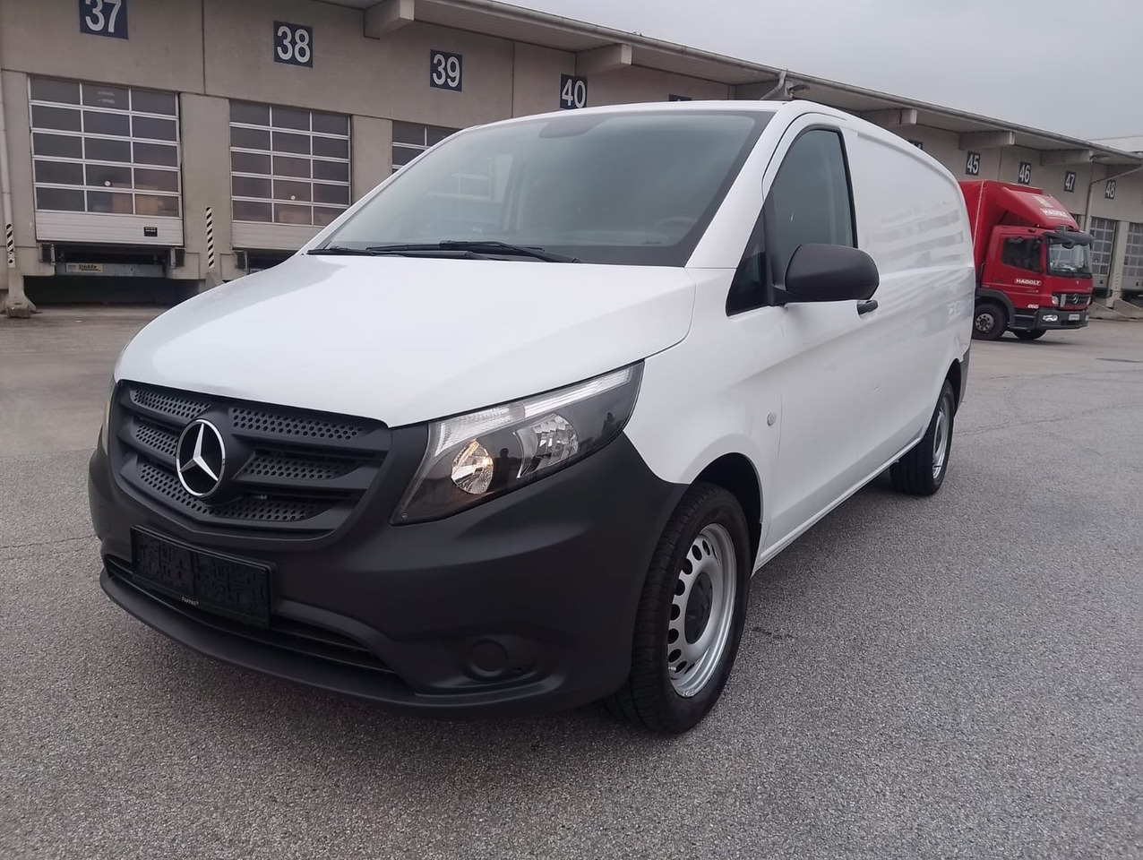 Mercedes-Benz VITO 116 CDI - Kassebil: bilde 1 Mercedes-Benz VITO 116 CDI - Kassebil: bilde 1