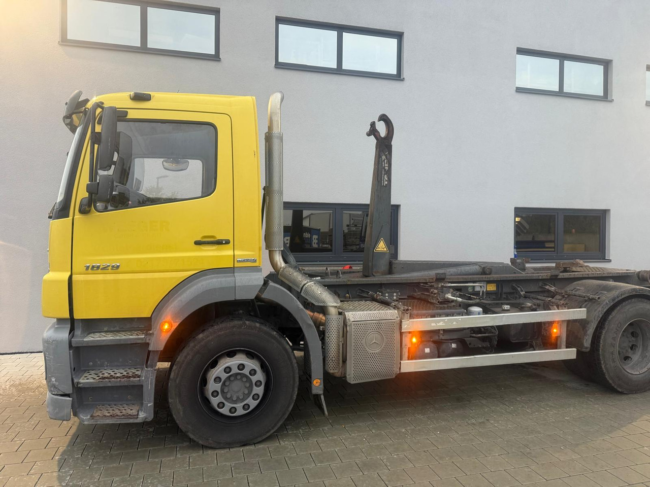 MERCEDES-BENZ AXOR 1829/ 18t Abroller TÜV/SP Neu - Krokbil: bilde 2 MERCEDES-BENZ AXOR 1829/ 18t Abroller TÜV/SP Neu - Krokbil: bilde 2