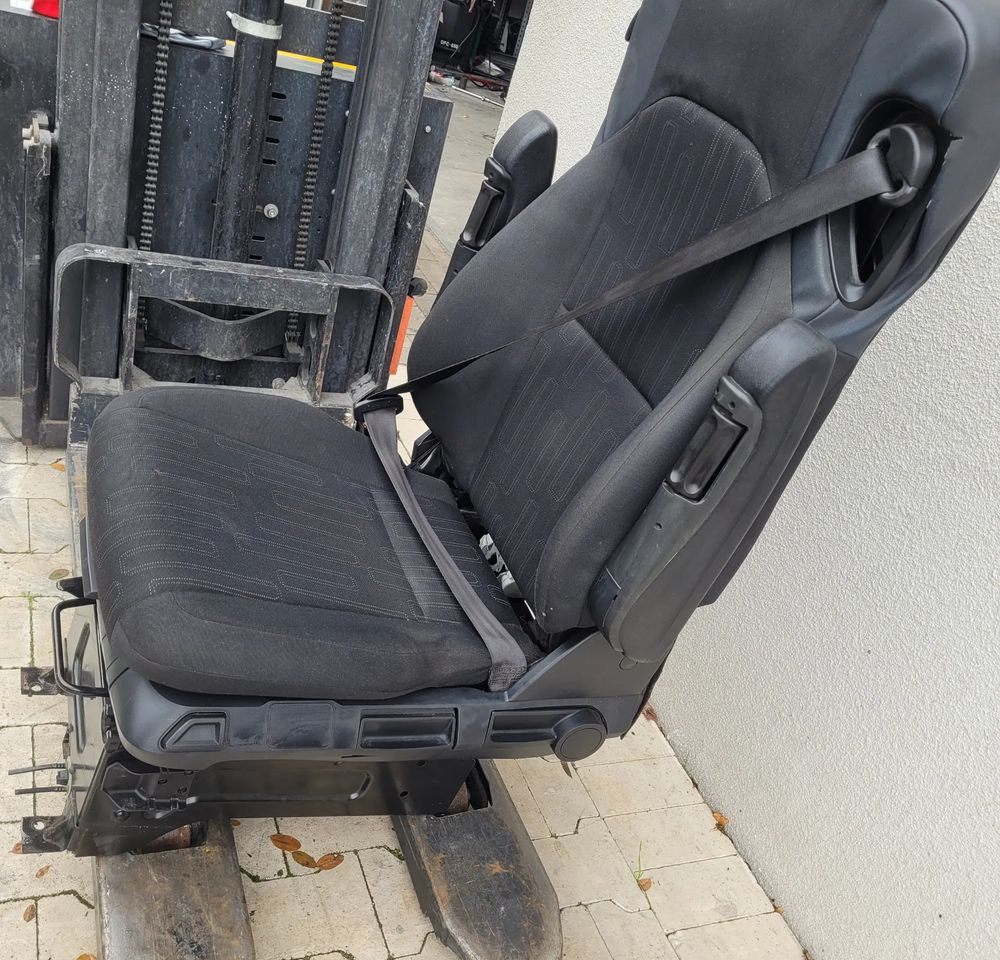 FOTEL KIEROWCY MERCEDES ACTROS MP4 - Sete for Lastebil: bilde 2 FOTEL KIEROWCY MERCEDES ACTROS MP4 - Sete for Lastebil: bilde 2