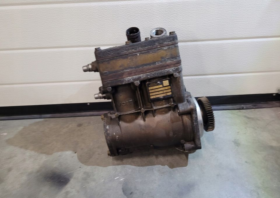 KOMPRESOR MERCEDES ACTROS MP4 A0011306415 - Kompressor, trykkluftanlegg for Lastebil: bilde 1 KOMPRESOR MERCEDES ACTROS MP4 A0011306415 - Kompressor, trykkluftanlegg for Lastebil: bilde 1