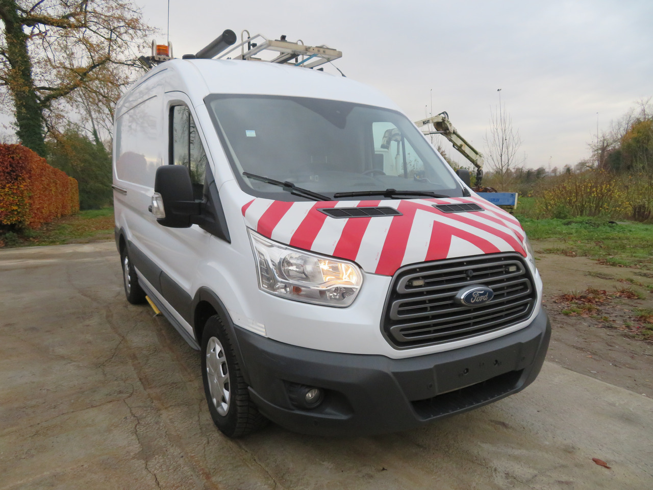 Ford Transit 2.0TDCi - L2H2 - Kassebil: bilde 1 Ford Transit 2.0TDCi - L2H2 - Kassebil: bilde 1