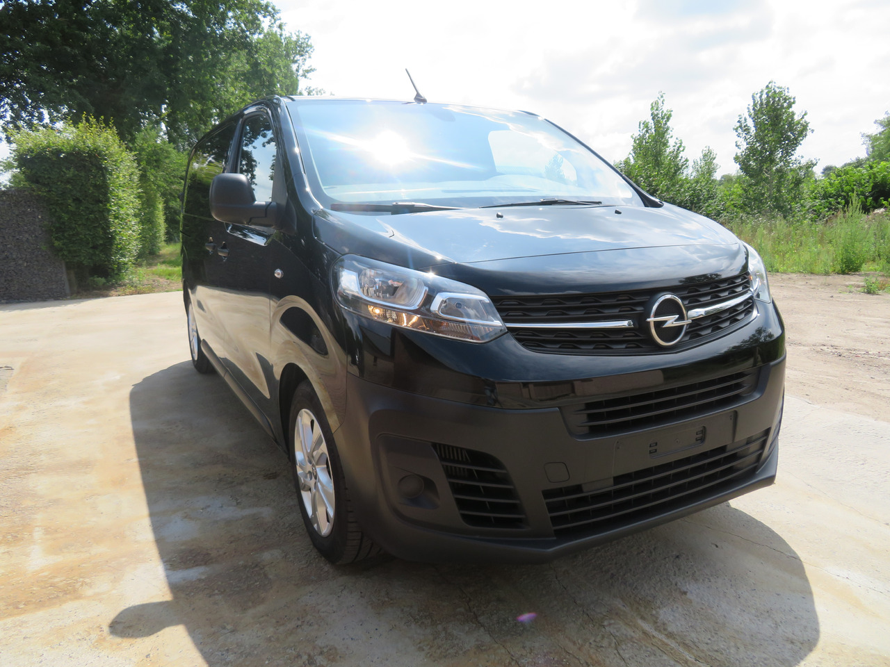 OPEL Vivaro Edition 2.0 Turbo - L2H1 - Små varebil: bilde 1 OPEL Vivaro Edition 2.0 Turbo - L2H1 - Små varebil: bilde 1