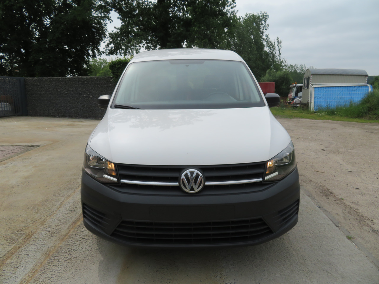 VOLKSWAGEN Caddy 2.0 TDi - Små varebil: bilde 2 VOLKSWAGEN Caddy 2.0 TDi - Små varebil: bilde 2