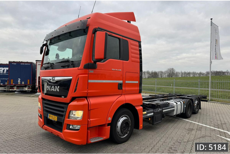 MAN TGX 24.420 XLX, Euro 6, BDF / 6x2 / Retarder / Low KM, Intarder - Container-transport/ Vekselflak lastebil: bilde 1 MAN TGX 24.420 XLX, Euro 6, BDF / 6x2 / Retarder / Low KM, Intarder - Container-transport/ Vekselflak lastebil: bilde 1
