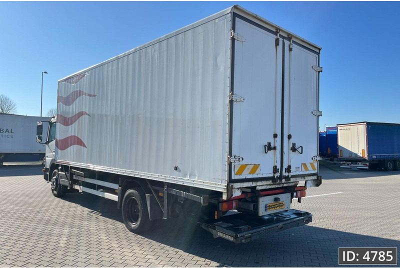 Mercedes-Benz Atego 1318 Day Cab, Euro 5, BDF / EPS automatic / DHOLLANDIA 2000KG - Container-transport/ Vekselflak lastebil: bilde 2 Mercedes-Benz Atego 1318 Day Cab, Euro 5, BDF / EPS automatic / DHOLLANDIA 2000KG - Container-transport/ Vekselflak lastebil: bilde 2
