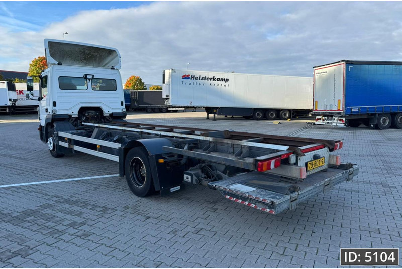 Mercedes-Benz Atego 1318 Day Cab, Euro 6, / BDF / DHOLLANDIA 2000KG - Container-transport/ Vekselflak lastebil: bilde 2 Mercedes-Benz Atego 1318 Day Cab, Euro 6, / BDF / DHOLLANDIA 2000KG - Container-transport/ Vekselflak lastebil: bilde 2