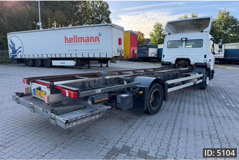 Mercedes-Benz Atego 1318 Day Cab, Euro 6, / BDF / DHOLLANDIA 2000KG - Container-transport/ Vekselflak lastebil: bilde 3 Mercedes-Benz Atego 1318 Day Cab, Euro 6, / BDF / DHOLLANDIA 2000KG - Container-transport/ Vekselflak lastebil: bilde 3