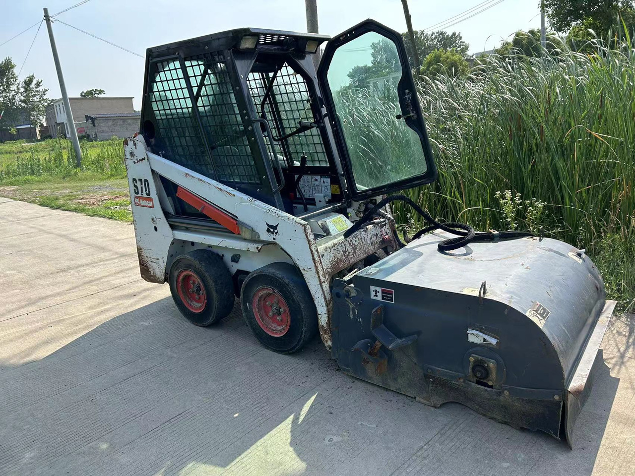 BOBCAT S70 Sliding Sweeper Click for Discount - Kompaktlaster: bilde 3 BOBCAT S70 Sliding Sweeper Click for Discount - Kompaktlaster: bilde 3