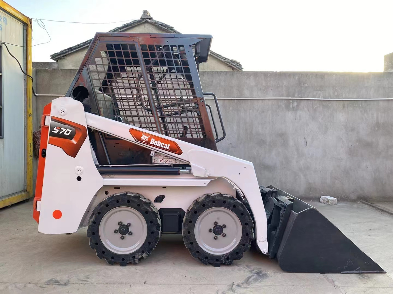 BOBCAT Skid Steer Loader S70 - Kompaktlaster: bilde 1 BOBCAT Skid Steer Loader S70 - Kompaktlaster: bilde 1