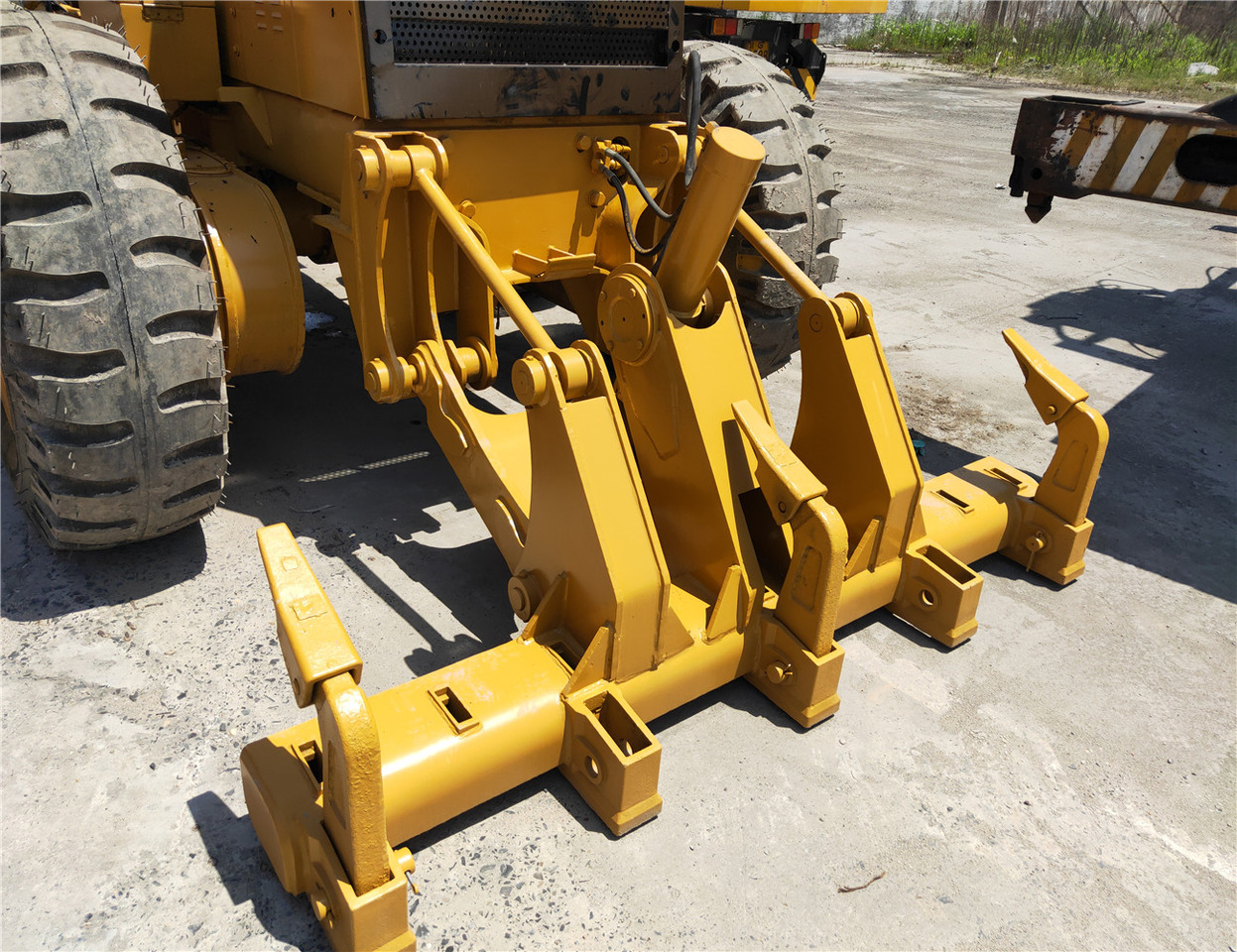 CATERPILLAR 140H CAT Grader Click Here for DIscount - Grader: bilde 2 CATERPILLAR 140H CAT Grader Click Here for DIscount - Grader: bilde 2