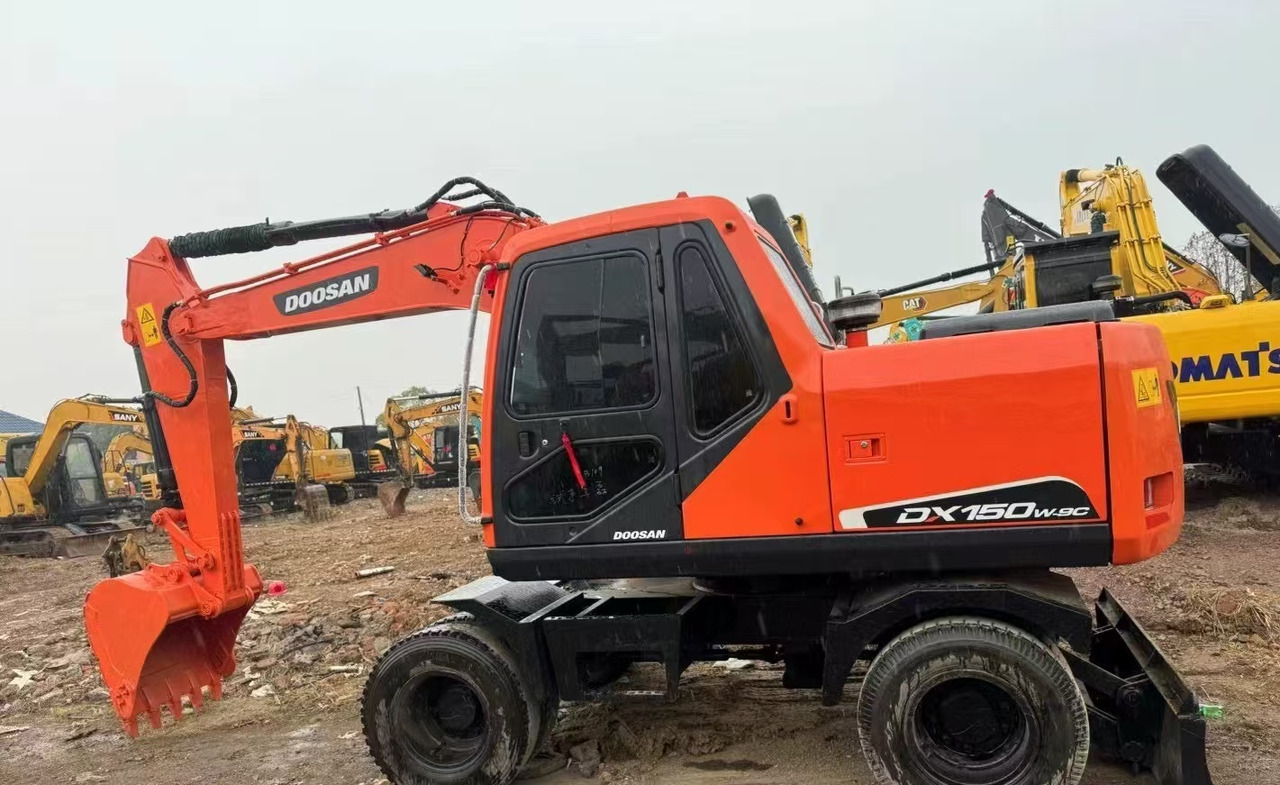DOOSAN DX150W Wheel Excavator Good Condition - Hjulgraver: bilde 2 DOOSAN DX150W Wheel Excavator Good Condition - Hjulgraver: bilde 2