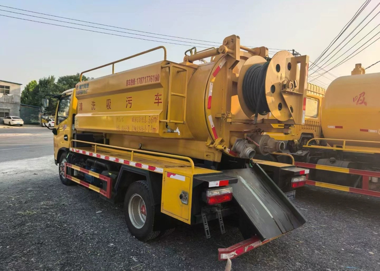 DongFeng Small Sewage Truck - Vakuum lastebil: bilde 5 DongFeng Small Sewage Truck - Vakuum lastebil: bilde 5
