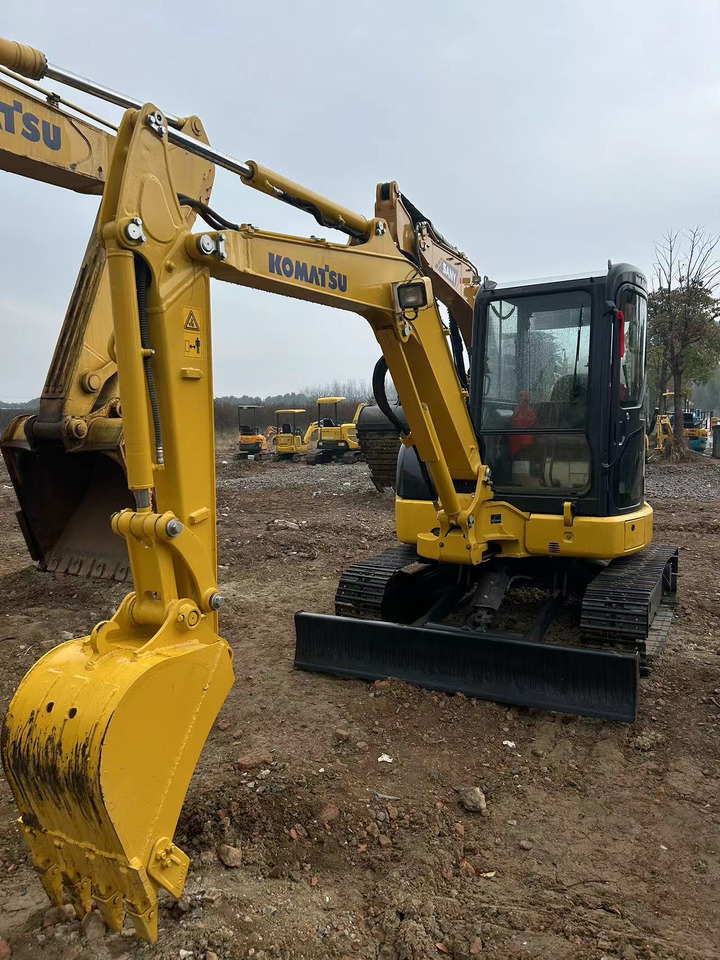 KOMATSU Mini Excavator PC40 With Enclosed Cab - Minigraver: bilde 1 KOMATSU Mini Excavator PC40 With Enclosed Cab - Minigraver: bilde 1