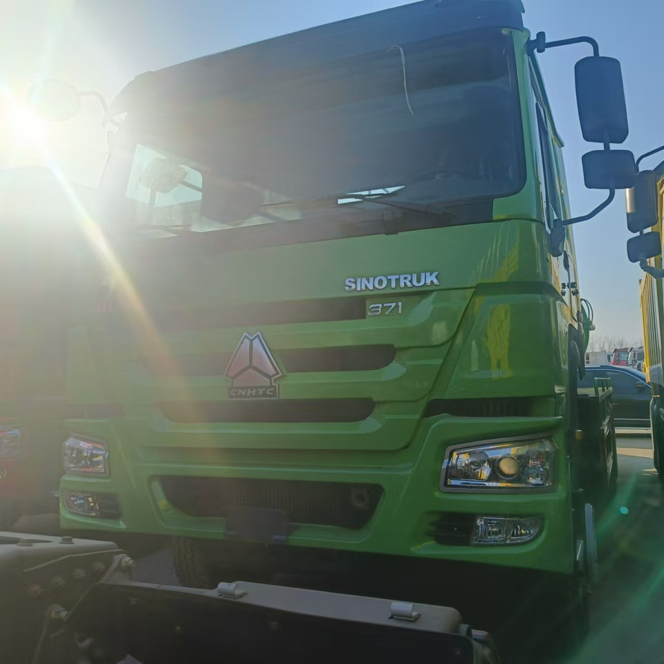 SINOTRUK HOWO Sewage Suction Truck 6*4 Click Here for Discount - Vakuum lastebil: bilde 4 SINOTRUK HOWO Sewage Suction Truck 6*4 Click Here for Discount - Vakuum lastebil: bilde 4