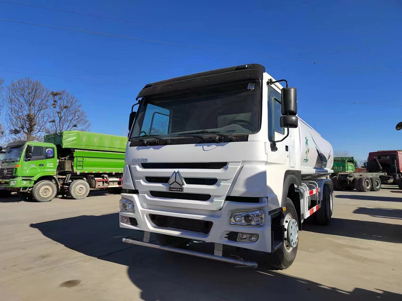 SINOTRUK HOWO Water Tanker CLICK HERE FOR DISCOUNT - Tankbil: bilde 3 SINOTRUK HOWO Water Tanker CLICK HERE FOR DISCOUNT - Tankbil: bilde 3