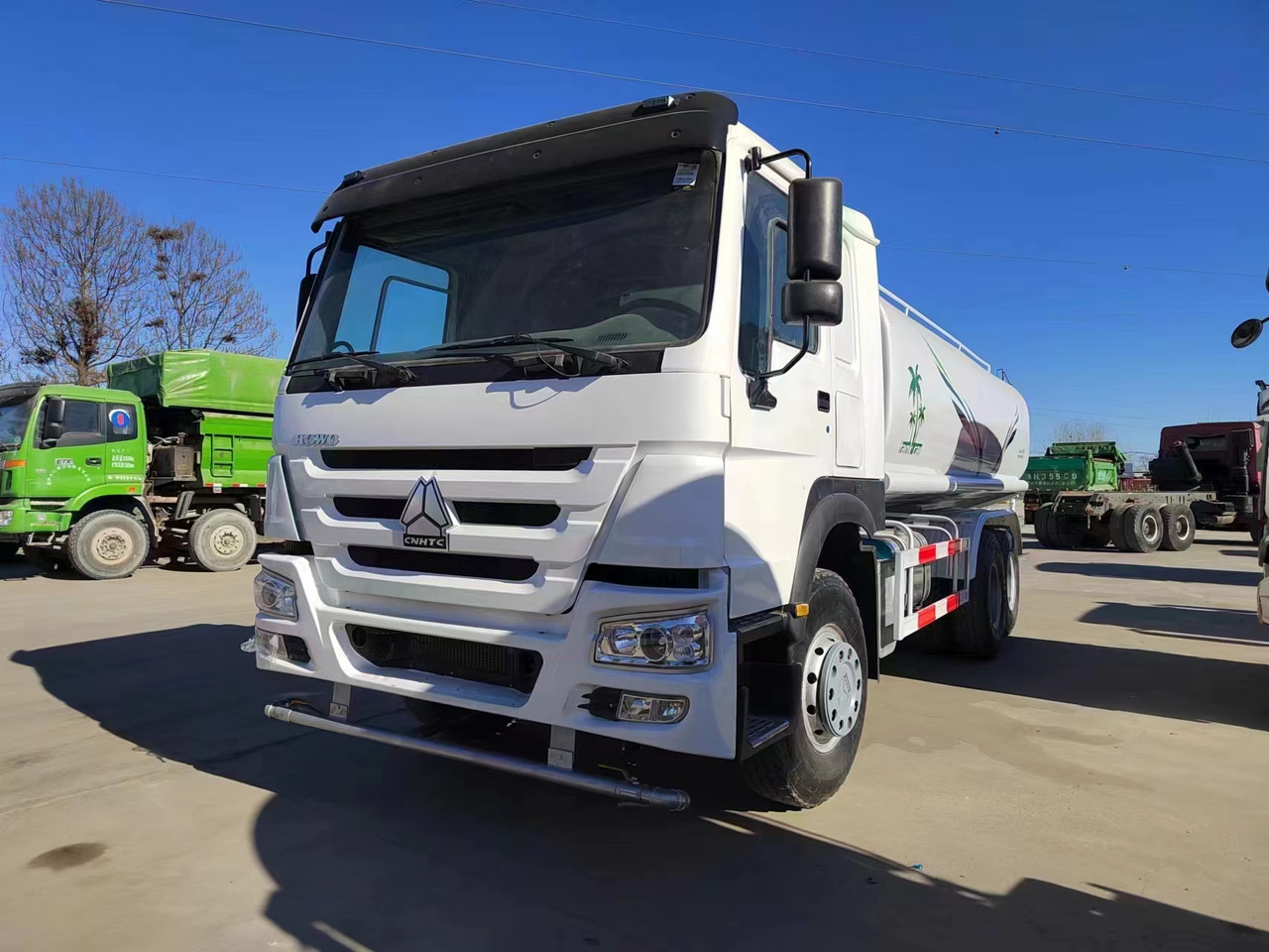 SINOTRUK HOWO Water Tanker CLICK HERE FOR DISCOUNT - Tankbil: bilde 2 SINOTRUK HOWO Water Tanker CLICK HERE FOR DISCOUNT - Tankbil: bilde 2
