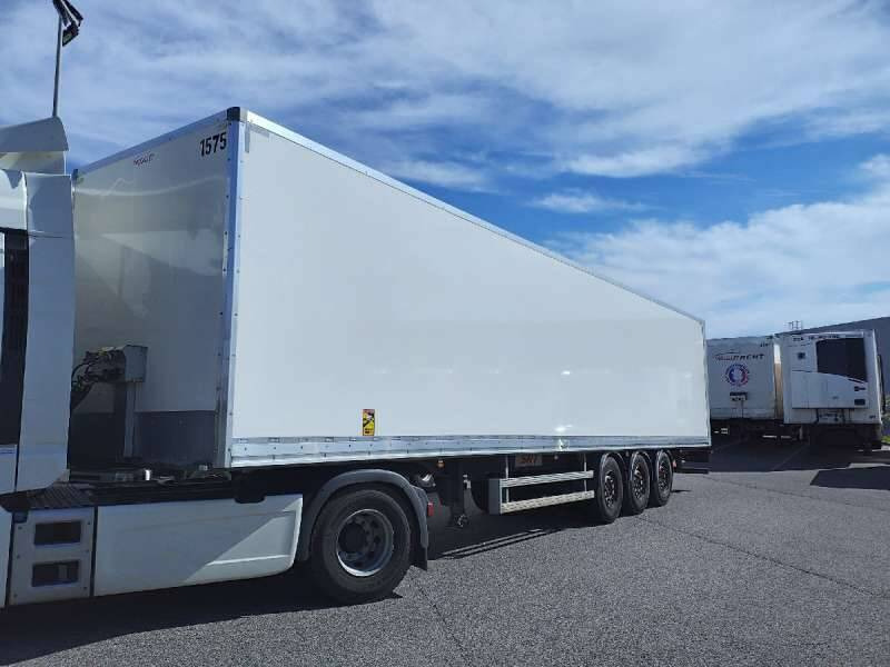 Semi-remorque 3 Essieux SEMI RECONDITONNEE -38 TONNES PORTE RELEVANTE - Skapsemi: bilde 2 Semi-remorque 3 Essieux SEMI RECONDITONNEE -38 TONNES PORTE RELEVANTE - Skapsemi: bilde 2