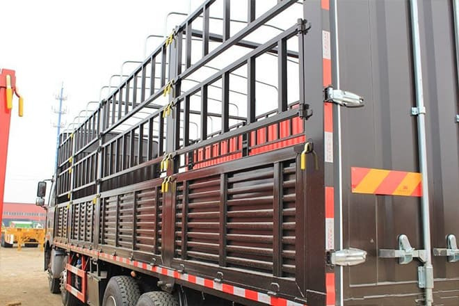 FAW FAW J6P Livestock Truck for Sale in Uganda - Dyretransport lastebil: bilde 4 FAW FAW J6P Livestock Truck for Sale in Uganda - Dyretransport lastebil: bilde 4