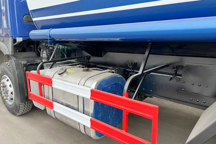 Howo Water Sprinkler Truck for Sale in Mali - Tankbil: bilde 4 Howo Water Sprinkler Truck for Sale in Mali - Tankbil: bilde 4