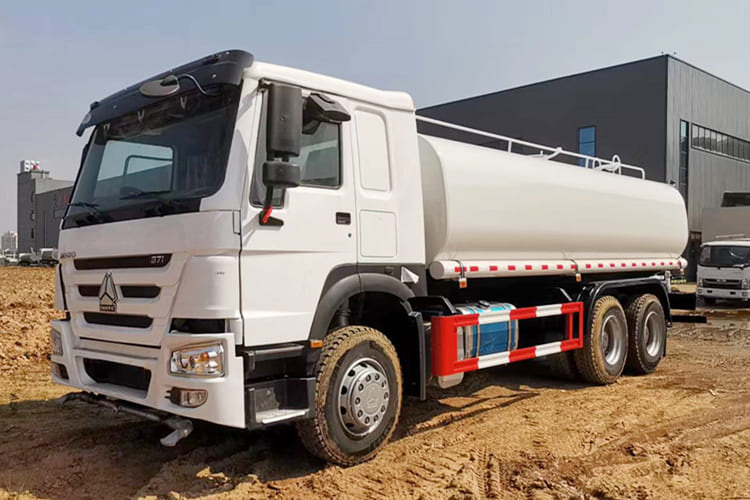 Howo Water Tanker Truck for Sale in Guyana - Tankbil: bilde 1 Howo Water Tanker Truck for Sale in Guyana - Tankbil: bilde 1