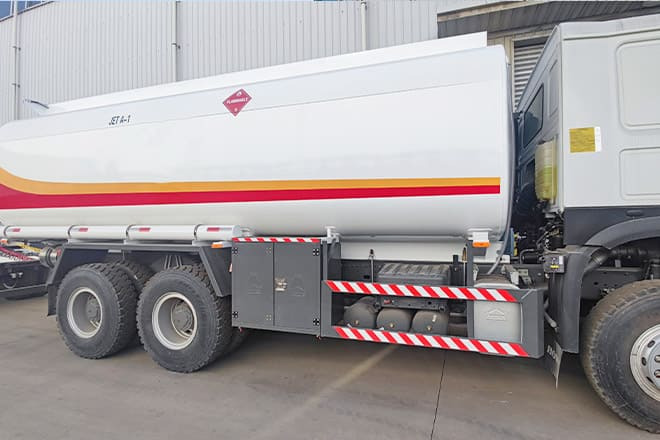 SINOTRUK Sinotruk Howo Fuel Tanker Truck Price for Sale in Ghana - Tankbil: bilde 2 SINOTRUK Sinotruk Howo Fuel Tanker Truck Price for Sale in Ghana - Tankbil: bilde 2